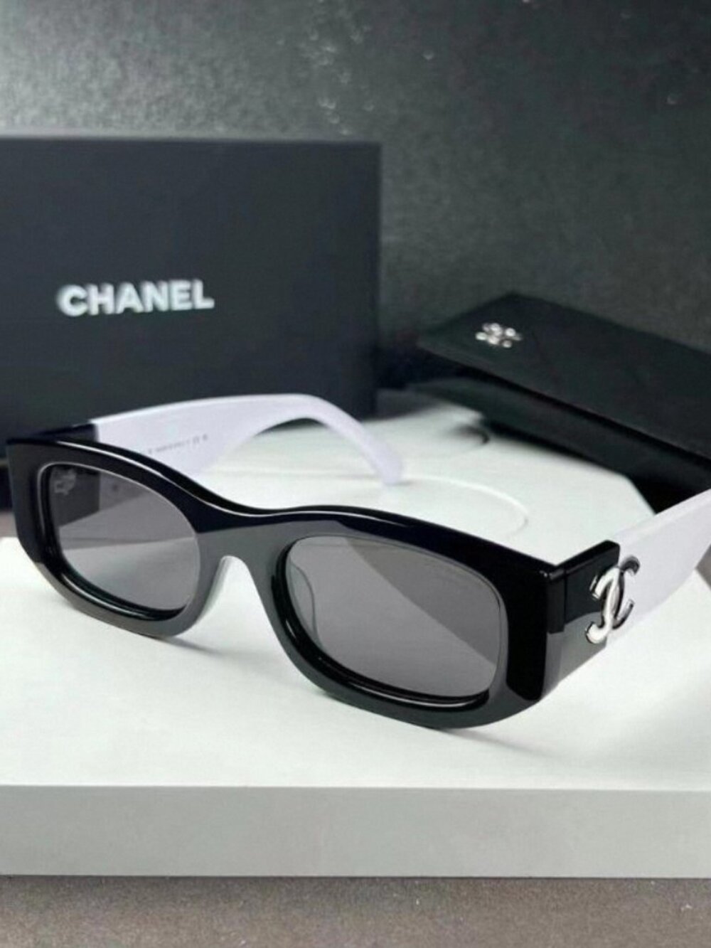 CHANEL Black and White 5525 Sunglasses